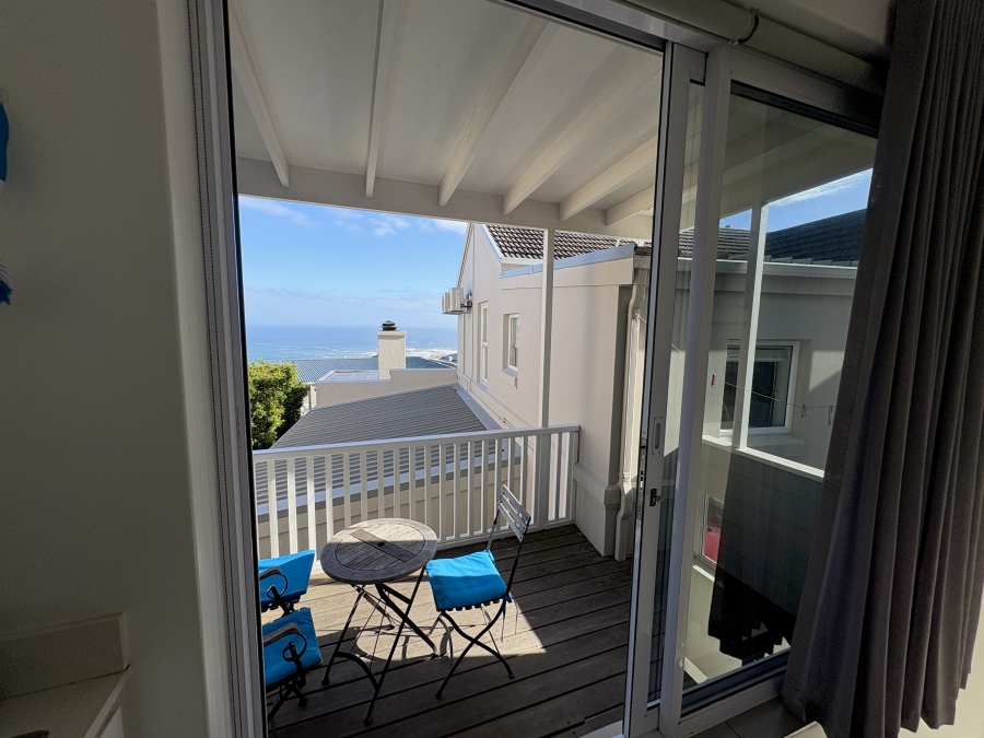To Let 2 Bedroom Property for Rent in Camps Bay Western Cape